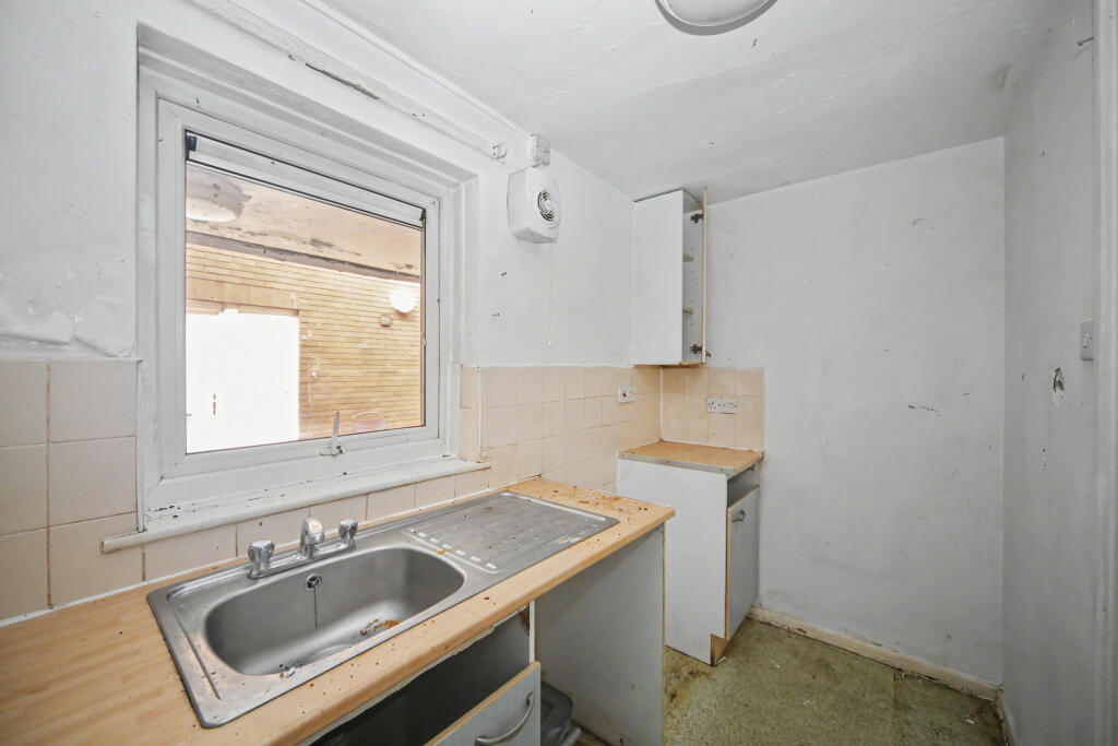 Apartment in Preston - View 3