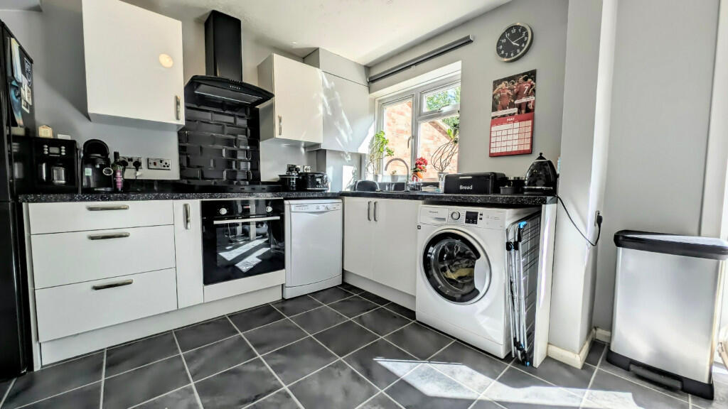 House in East Hampshire, Bordon, Whitehill - View 4
