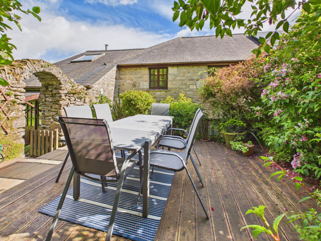Roskrow, TR10 - Beautifully Presented Barn-Style Home | Stunning Gardens | Garage | Countryside Views photo 4