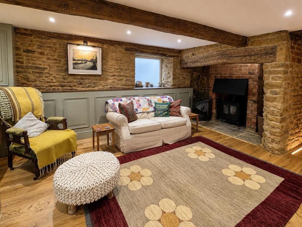 House in Holcot - View 5