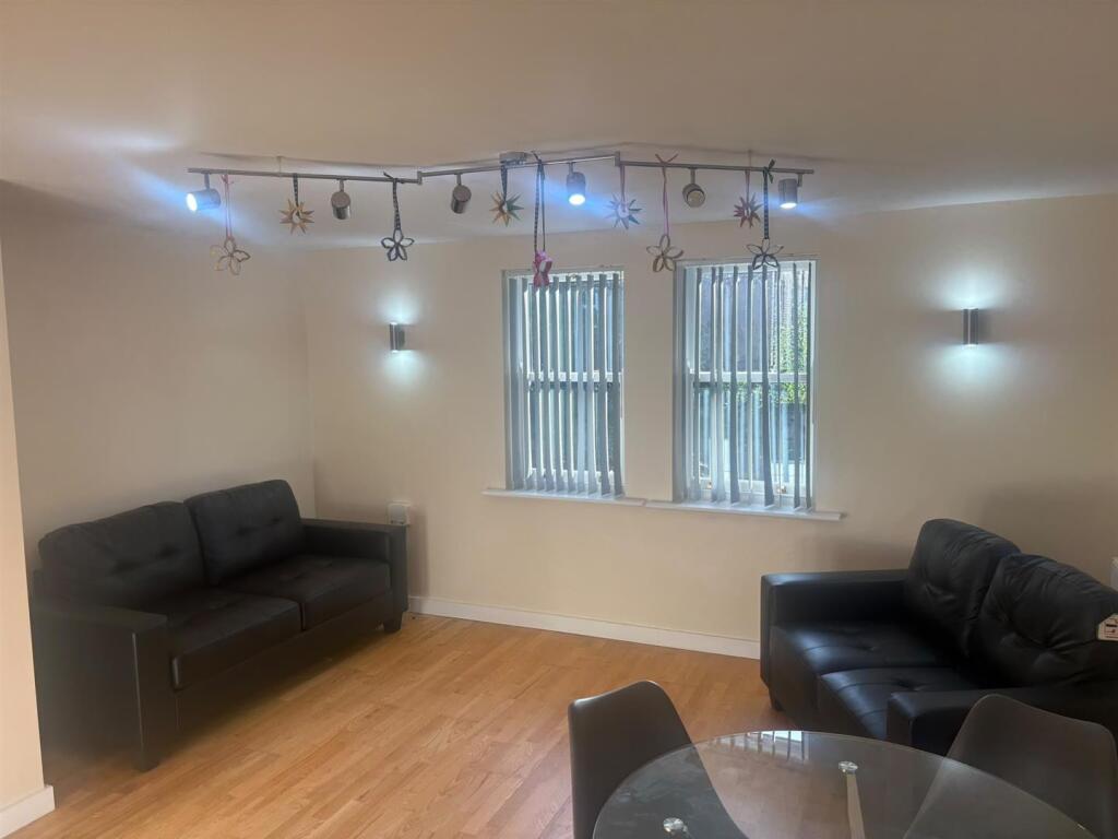 Apartment in Manchester - More