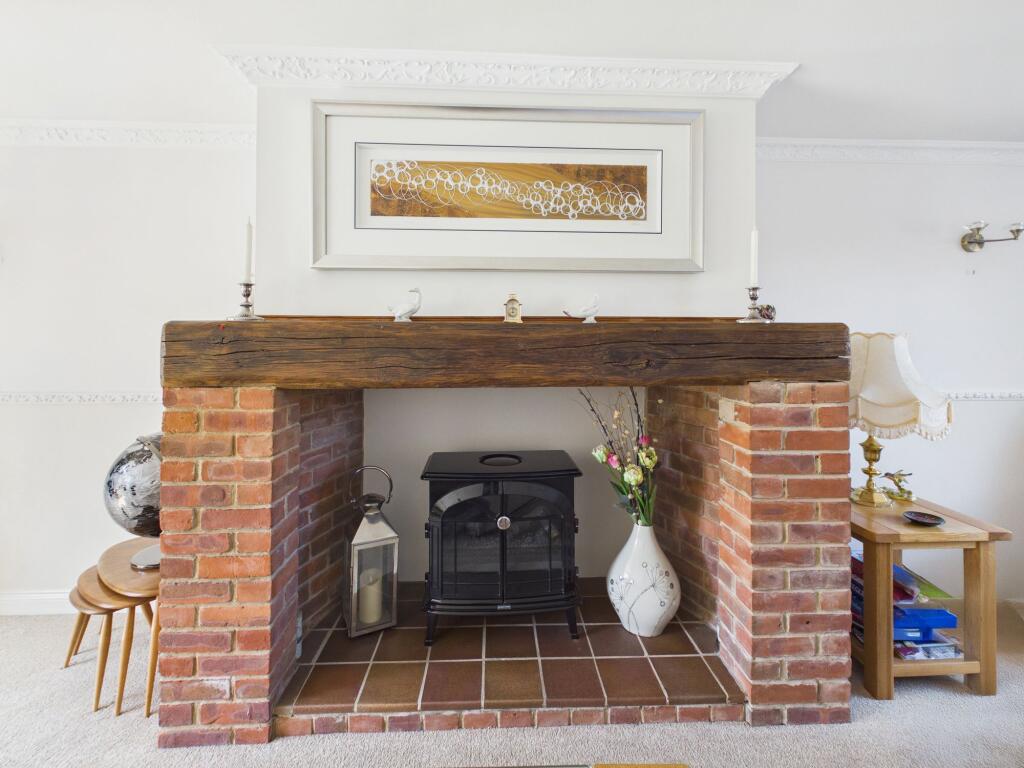 House in Gedling, Calverton - More