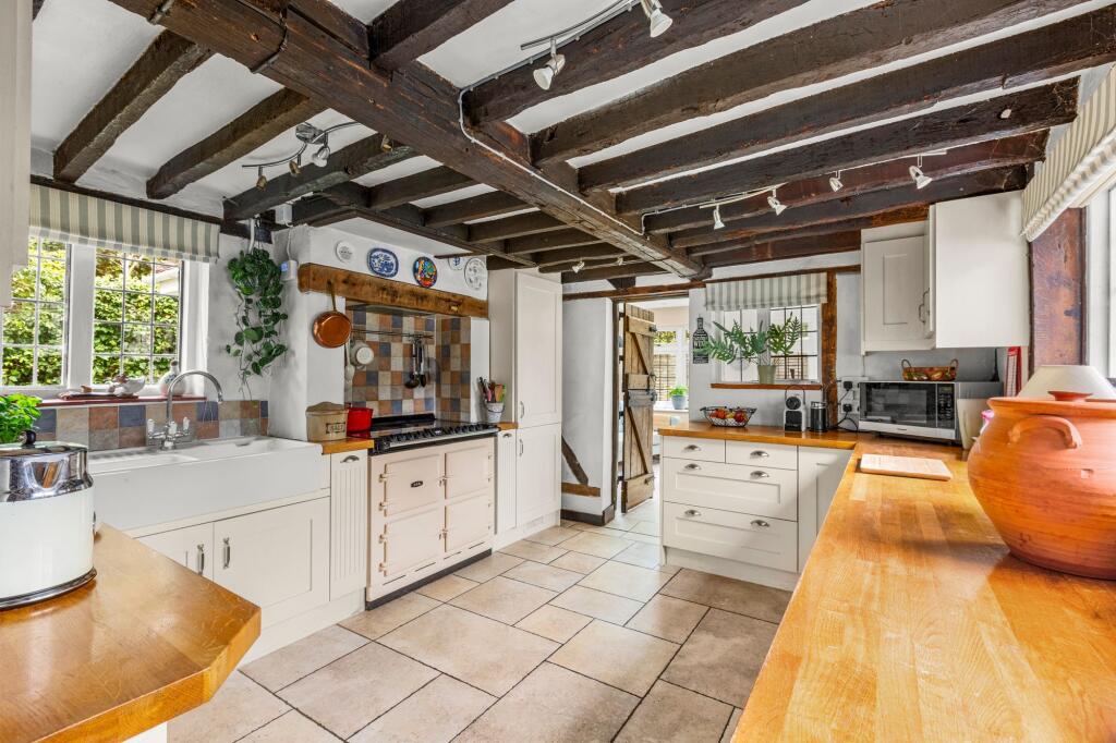 House in Hemel Hempstead, Stone with Bishopstone and Hartwell - View 2