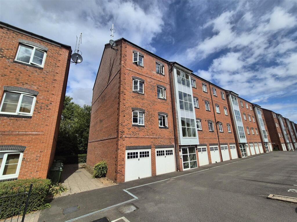 2-bed flat on Chandley Wharf, WARWICK, CV34, £195,000