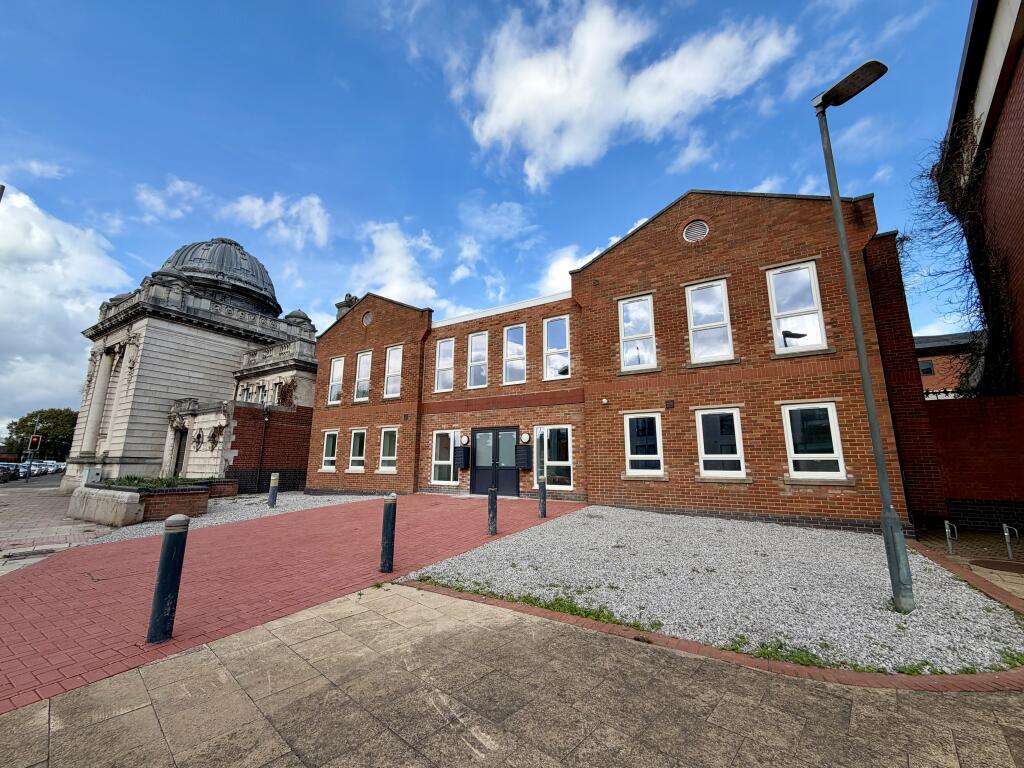 Main image of property: The Court House, Horninglow Street