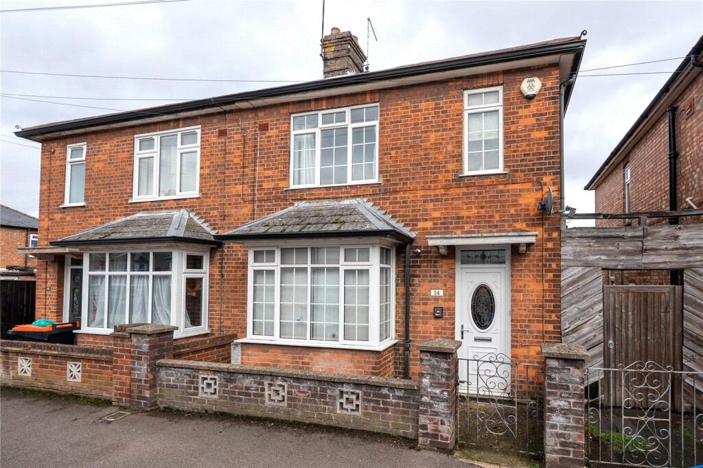Main image of property: Stuart Street, Dunstable, Bedfordshire, LU6