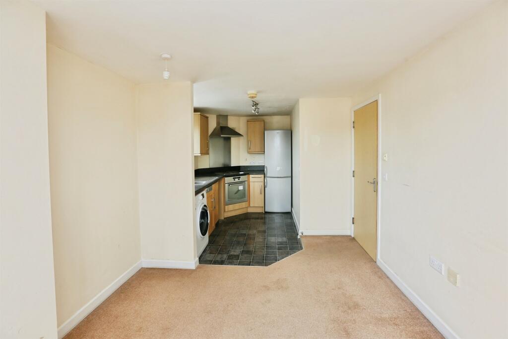 Apartment in Portsmouth - More