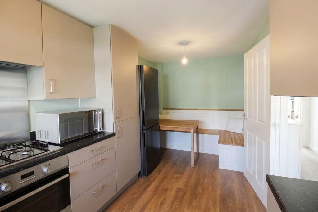 Paisey Grove, Salisbury, SP2 photo 4