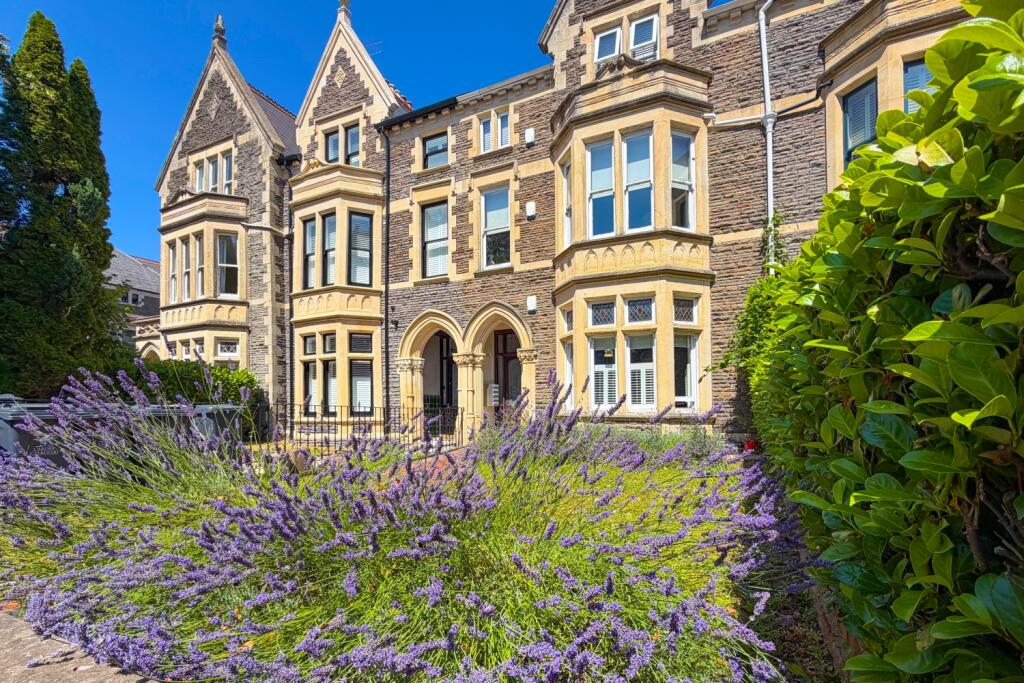 Apartment in Cardiff, The Laundry Quarter, Pontcanna - More