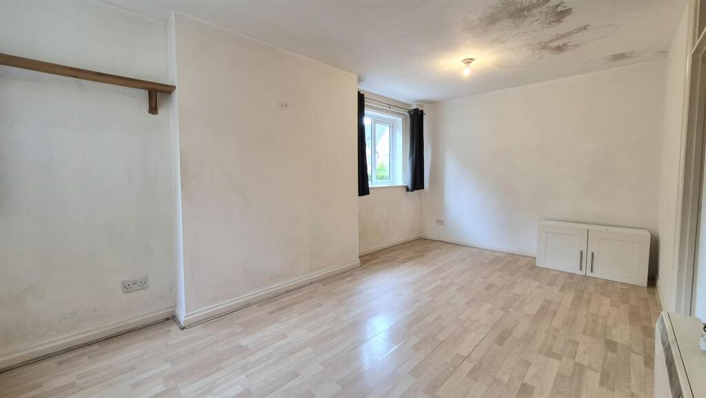 Apartment in Milton Keynes - View 2