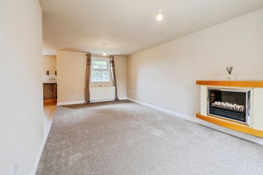 Apartment in Lincoln, Lincolnshire - View 4