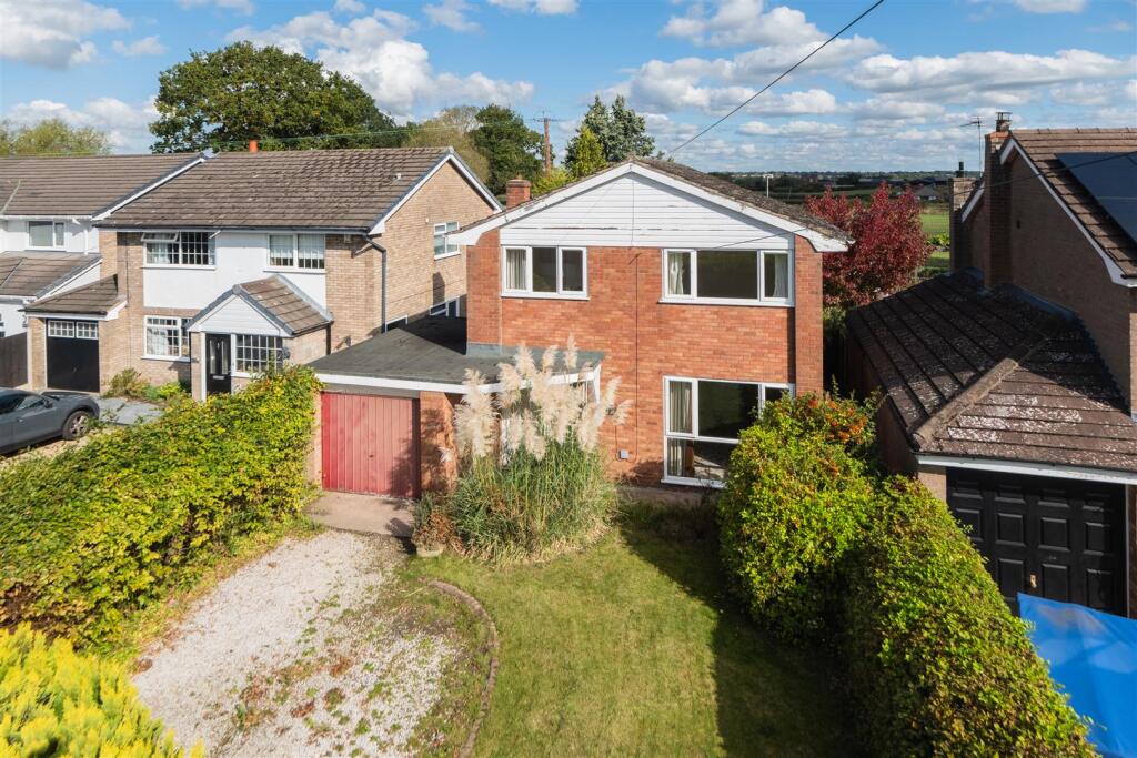 3-bed detached on Orchard Drive, Little Leigh, Northwich, £350,000