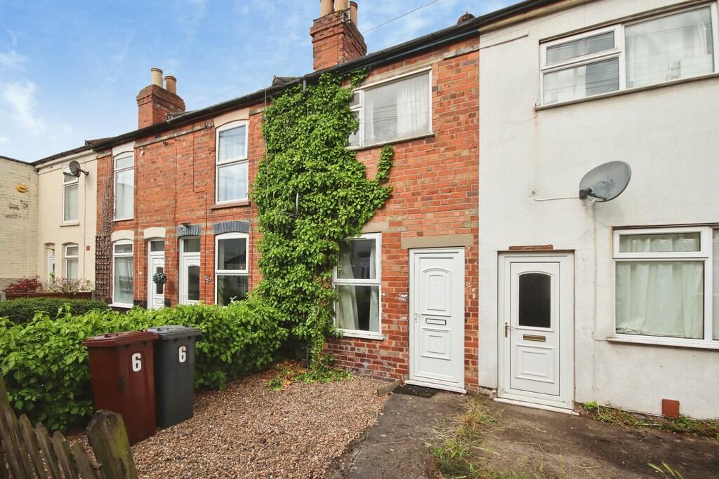 2-bed terraced on Connaught Terrace, Lincoln, £90,000