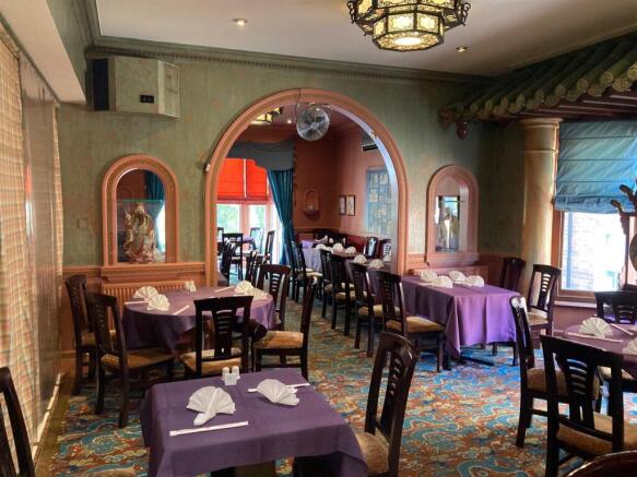 RESTAURANT/BAR
