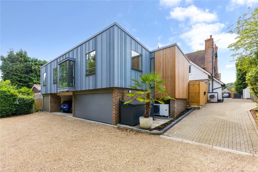 Main image of property: Avenue St. Nicholas, Harpenden, Hertfordshire, AL5