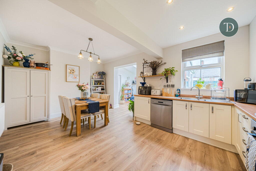 House in Ellesmere Port - More