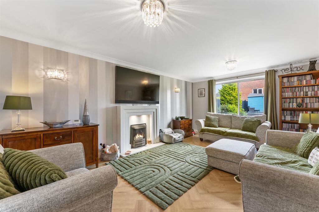 Willow Tree Close, Wigan photo 4