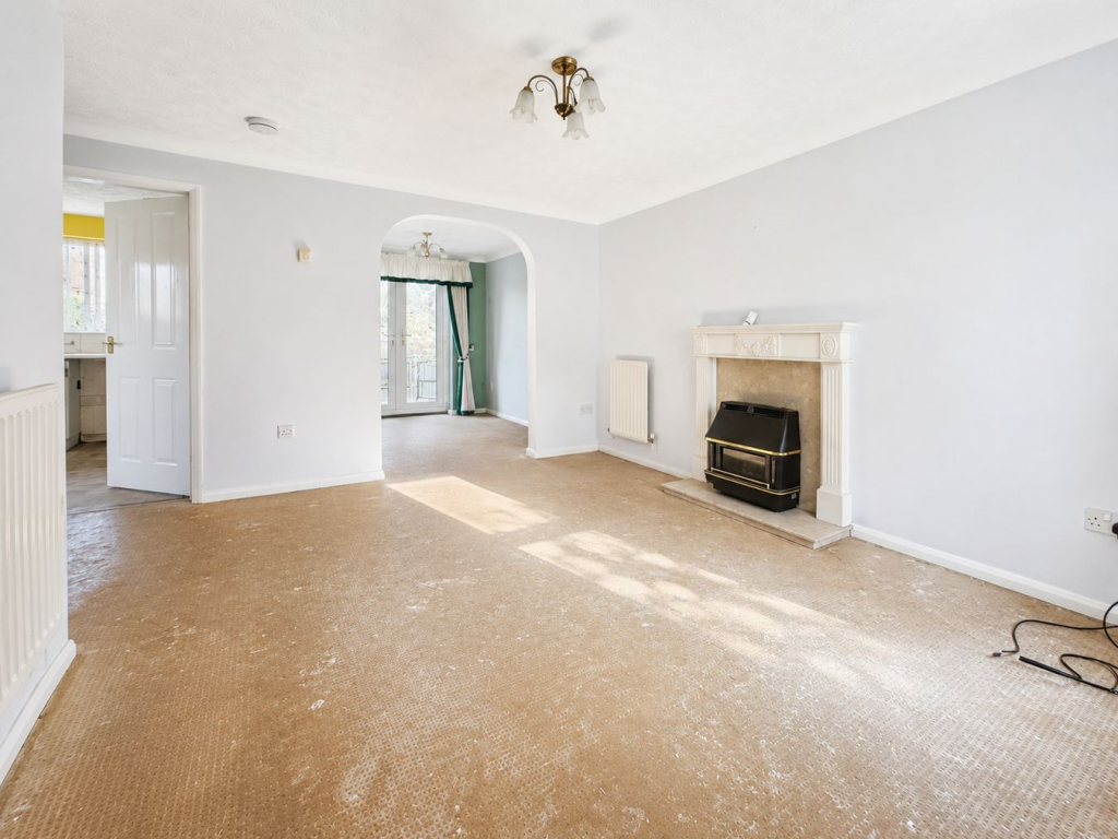 House in Kettering, Brambleside - View 3