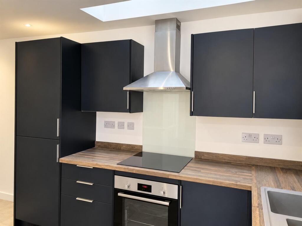 House in Salford, Greater Manchester - View 4