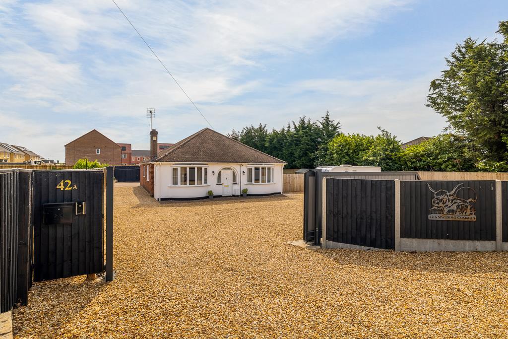 3-bed bungalow on Spalding Common, Spalding, £367,500