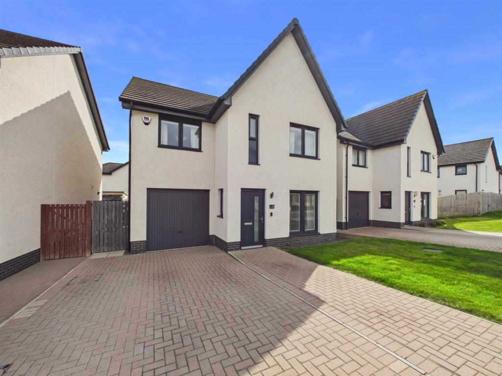 4-bed detached on Bluebell Wynd, Backworth, £325,000
