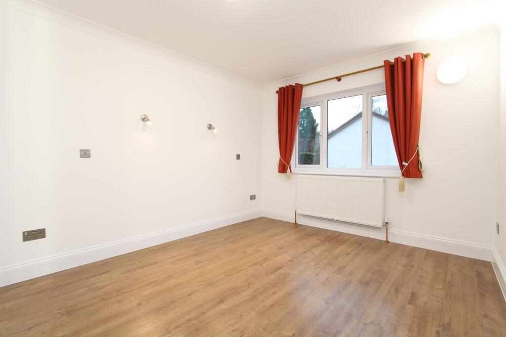 Apartment in Harrow - View 5