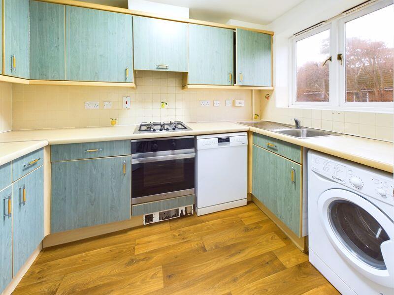 Apartment in Croydon - View 4