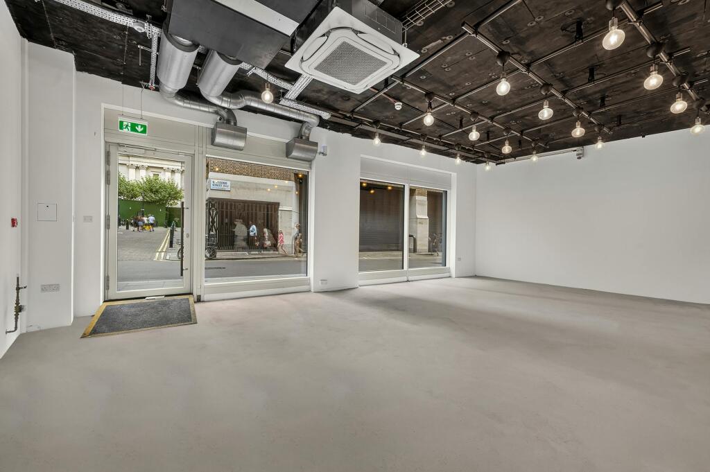 hall 1.jpg