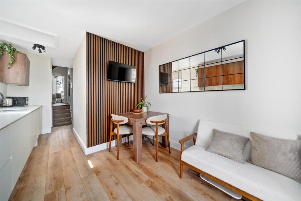 Apartment in London - View 5