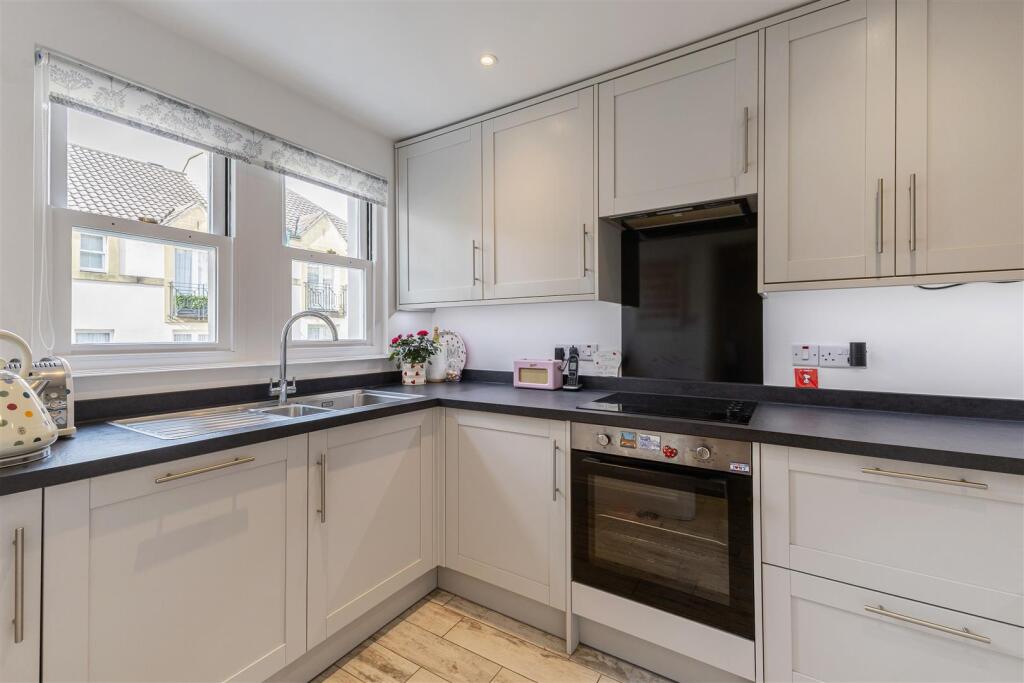 House in Bath, Walcot - More