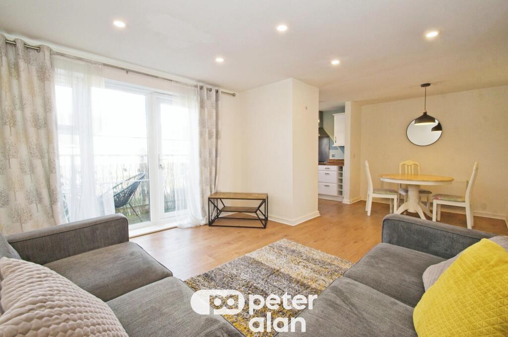 Apartment in Cardiff, Llanishen - More
