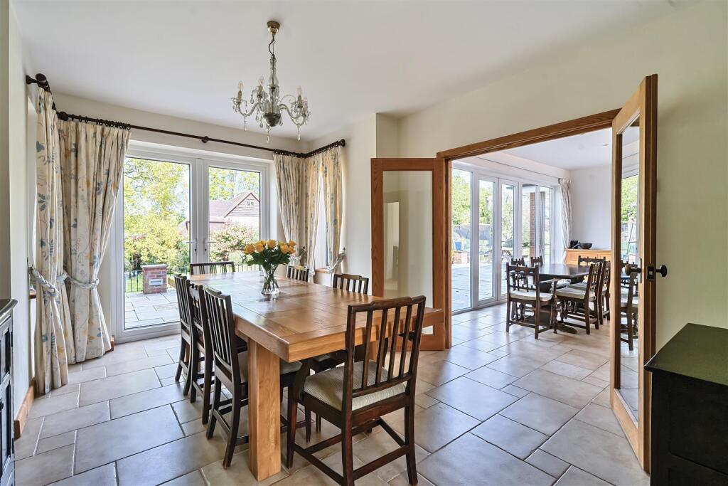 Salterns Lane, Old Bursledon photo 3