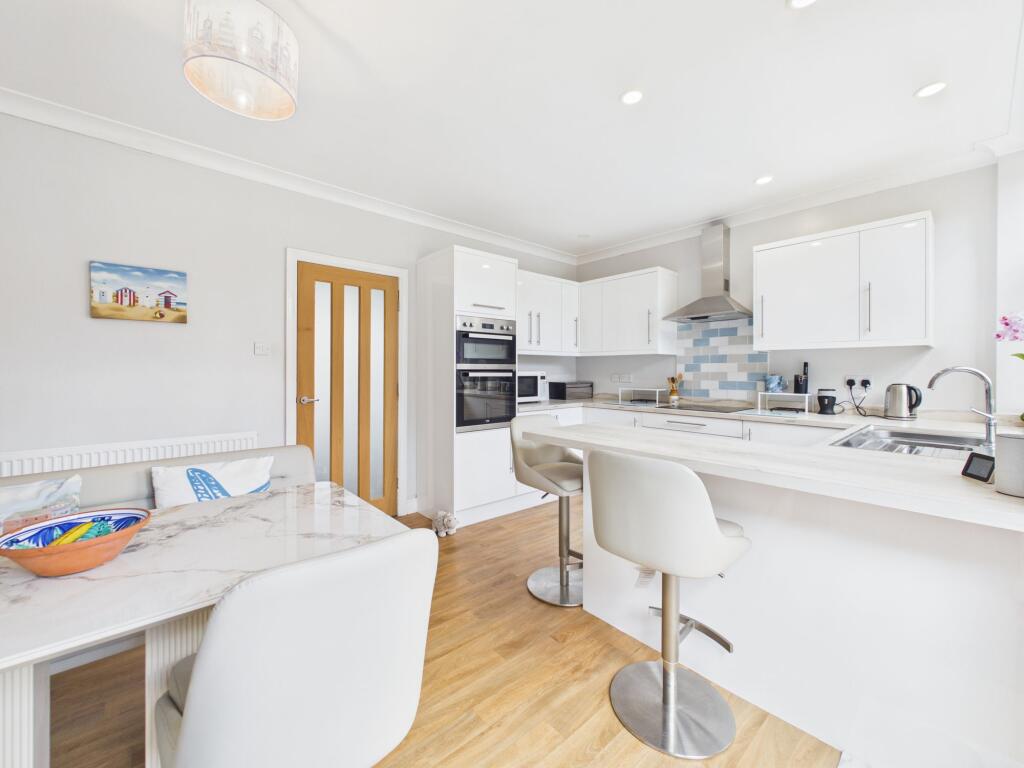 House in Nottingham, Gedling - More