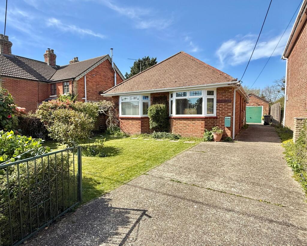 Main image of property: The Drove, Blackfield, SO45