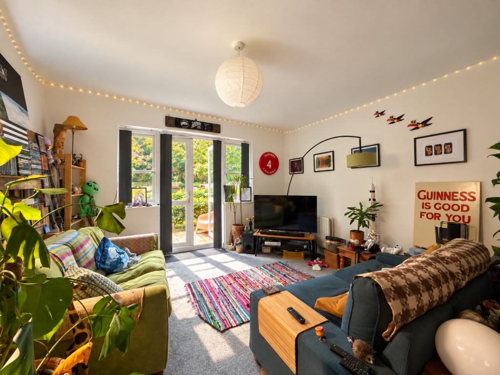 Apartment in Manchester, Whalley Range - View 5