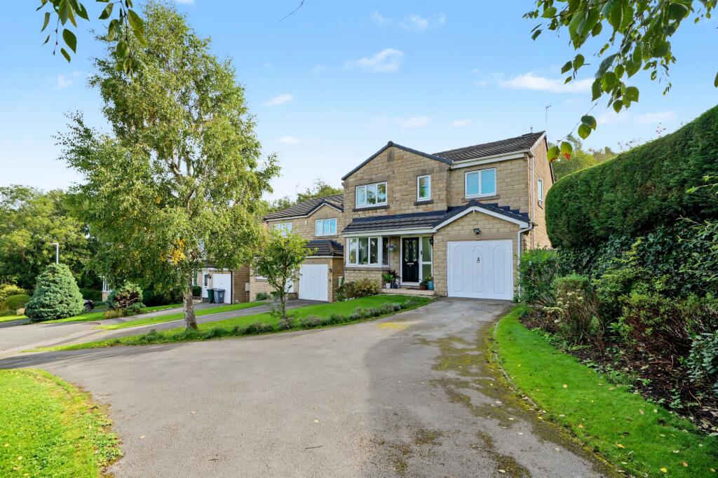 4-bed detached on Warneford Road, Cowlersley, HD4, £400,000
