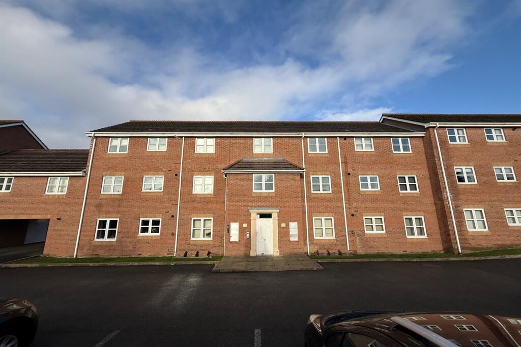 Main image of property: Chapelside Close, Great Sankey, WA5 1RA