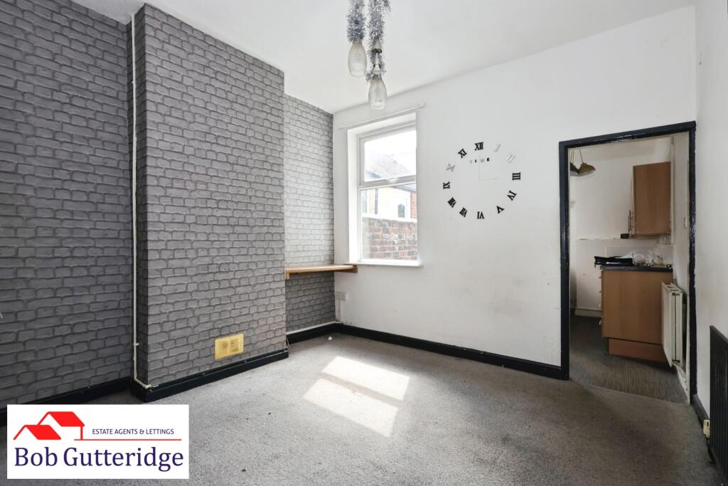House in Stoke-on-Trent - View 4