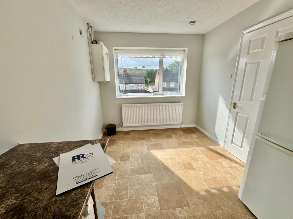 Apartment in Dunstable, Central Bedfordshire - View 5