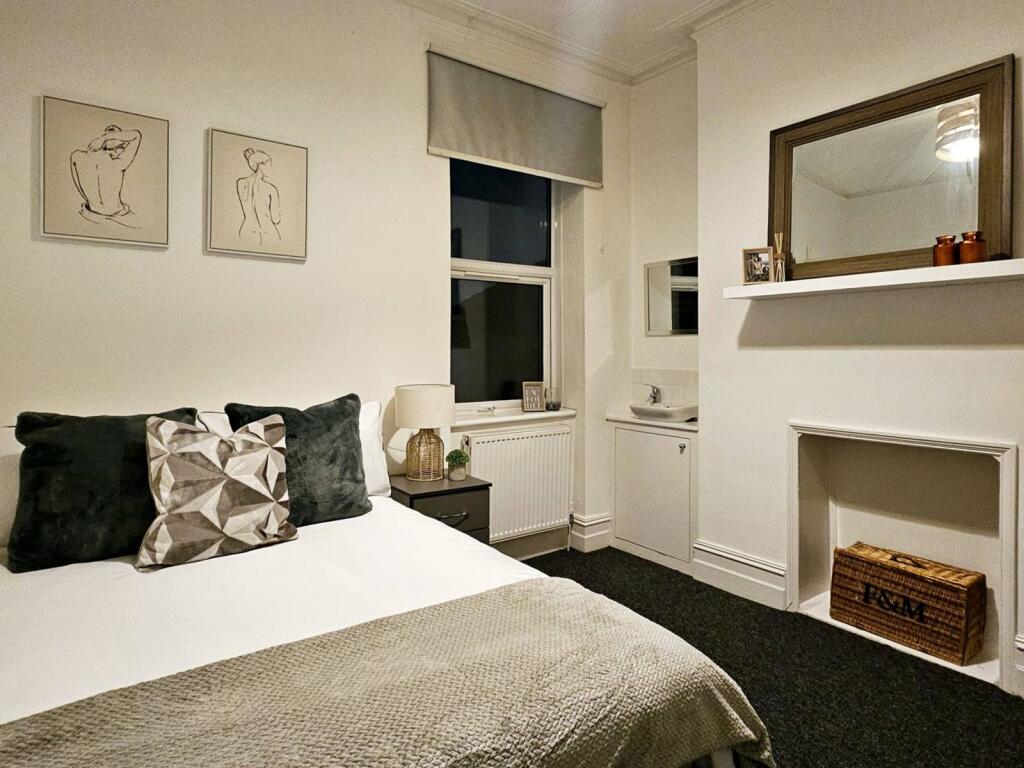 Main image of property: Chamberlayne Road, Kensal Rise, London, NW10