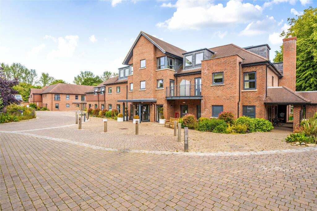 Main image of property: Elizabeth House, St. Giles Mews, Stony Stratford, Milton Keynes, Buckinghamshire, MK11