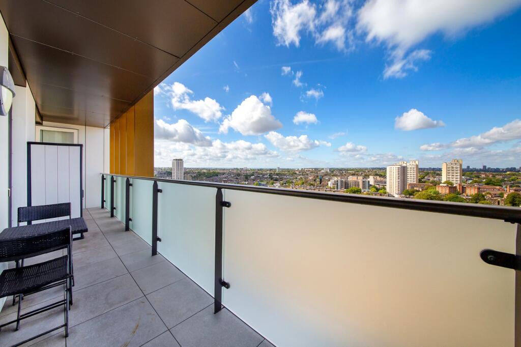 Apartment in London, Stockwell Park, Stockwell - More
