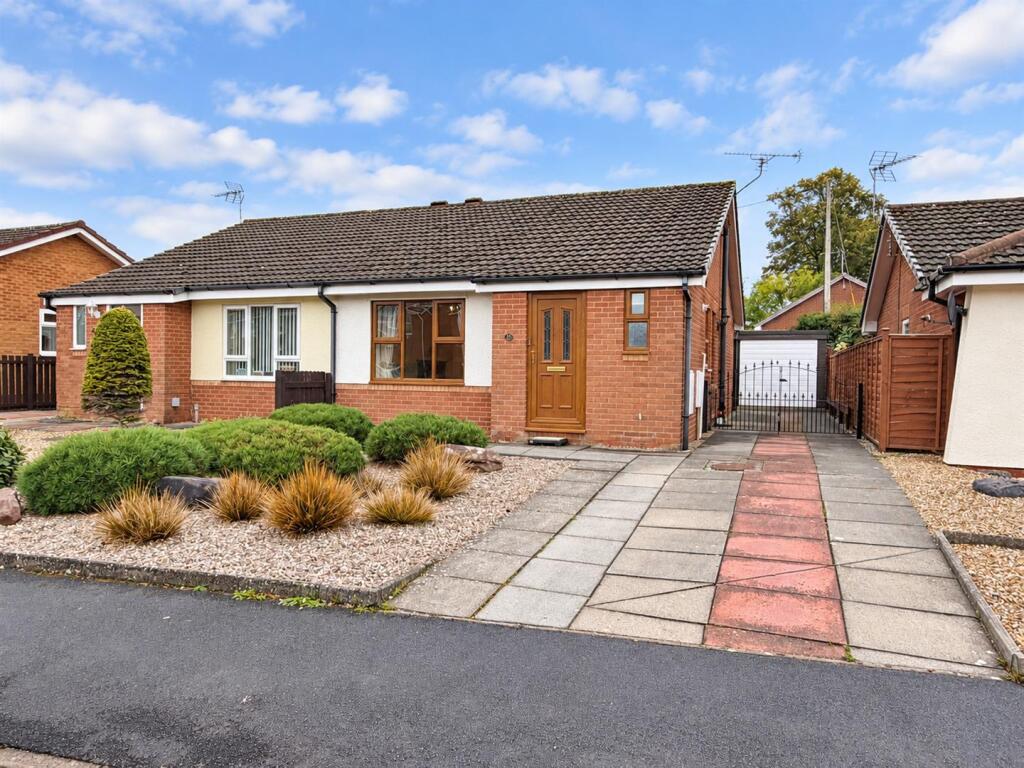 2-bed semi-detached on Diksmuide Drive, Ellesmere., £215,000