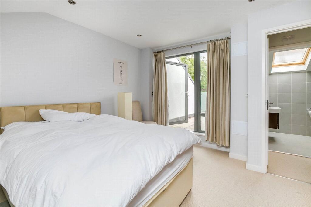House in London, Sands End, Fulham - More
