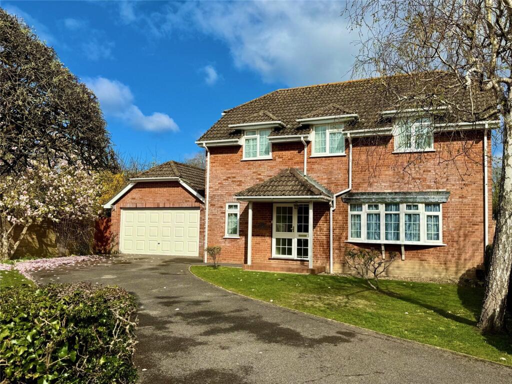 4-bed detached on Larkshill Close, New Milton, Hampshire, BH25, £645,000