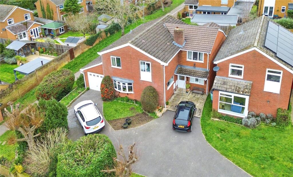 Main image of property: Mallard Close, Twyford, Reading, Berkshire, RG10