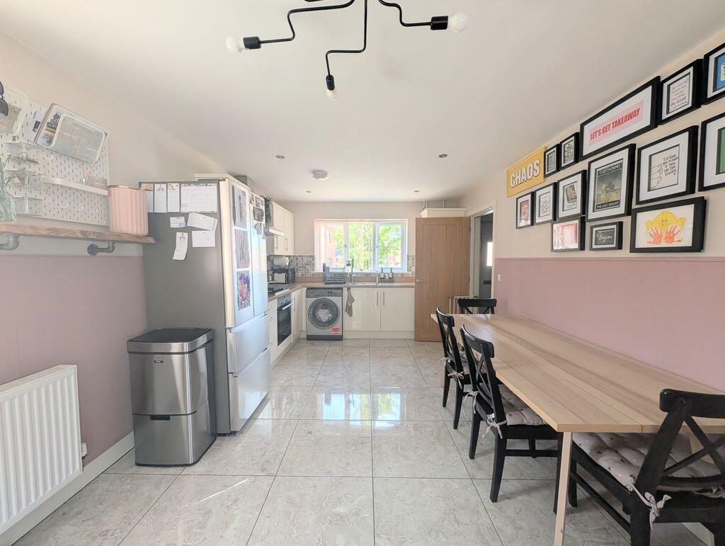 House in Grimsby, New Waltham - View 5