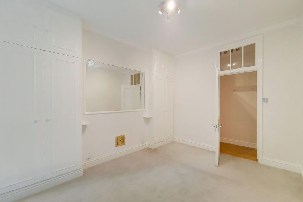 Apartment in London - More