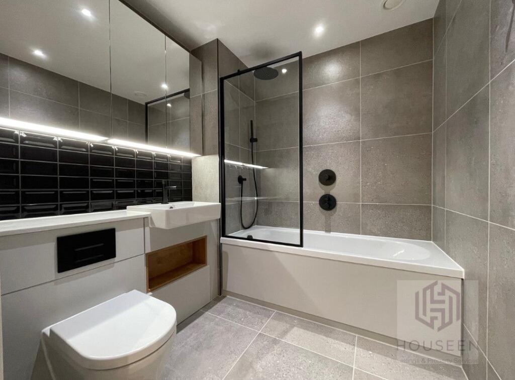 Main image of property: Hawksbury Heights - P2043S88