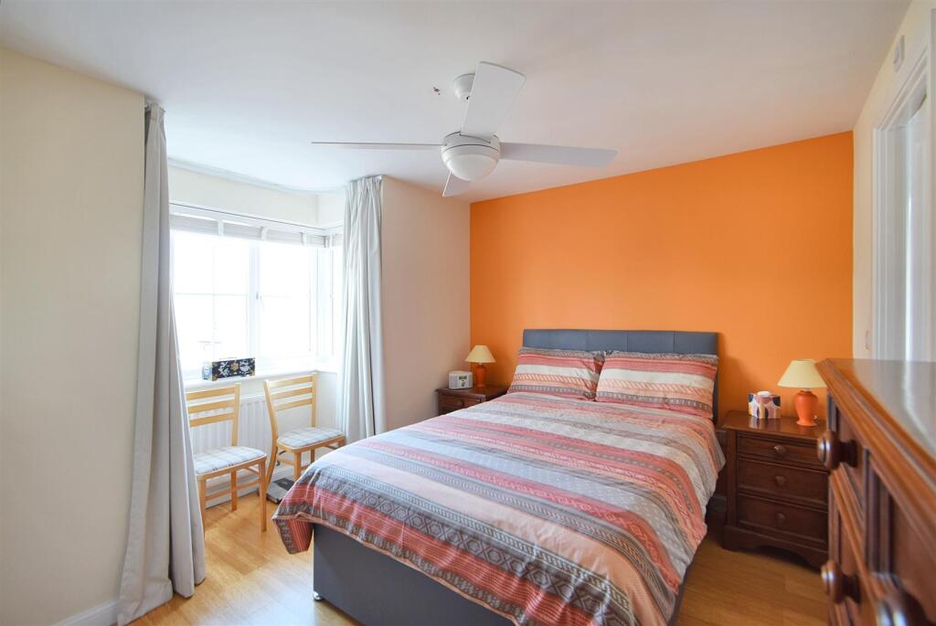 House in Tewkesbury, Watermead, Brockworth - More